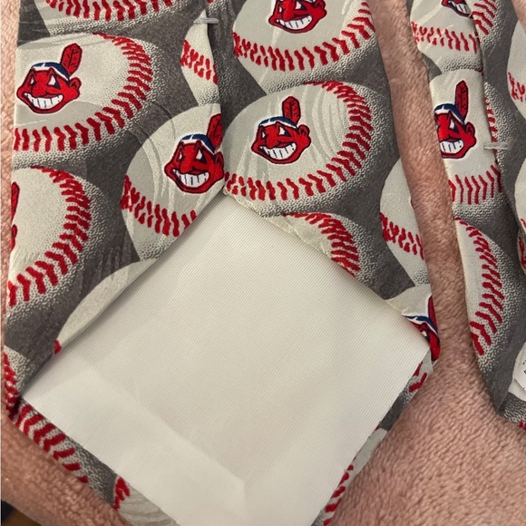 Sports-Themed Tie with Red and Gray Accents - Picture 8 of 8